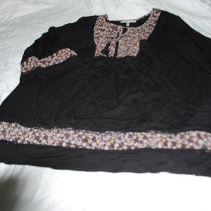 GREAT TOP FOR LEGGINGS AND BOOTS!